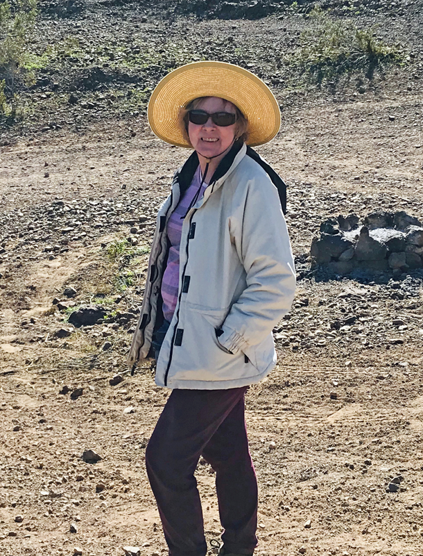 Gloria loved the desert.