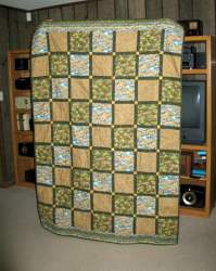 You may not know that, in addition to making beautiful jewelry, Gloria could quilt, too!